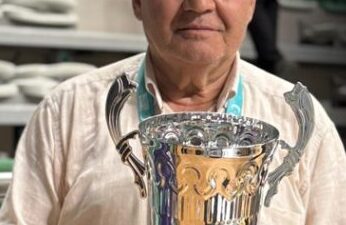 Bursa'nın usta gazetecilerinden, Bursa Gazeteciler Cemiyeti üyesi Engin Aksöz yaşamını